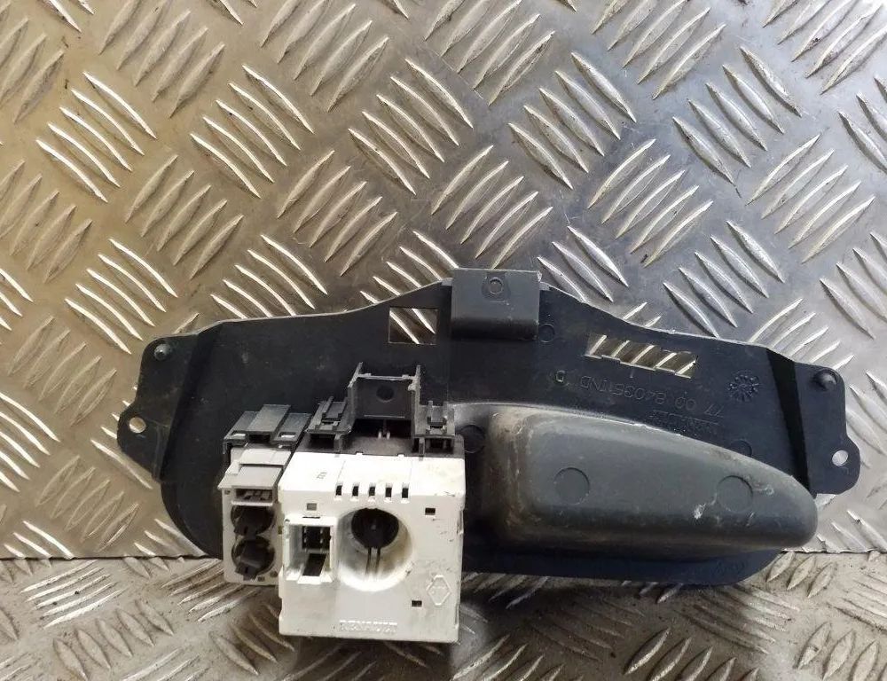 RENAULT Megane 1 generation (1995-2003) Navigationsdisplay 7700840351 32160625