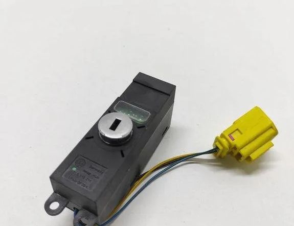 VOLKSWAGEN Touareg 1 generation (2002-2010) SRS Switch 7L6919211 31877900