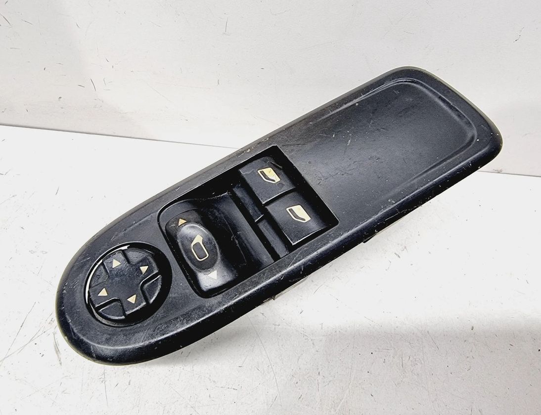 PEUGEOT 308 3 generation (2021-2023) Vänster främre dörrfönsterbrytare 96565186XT 30231748