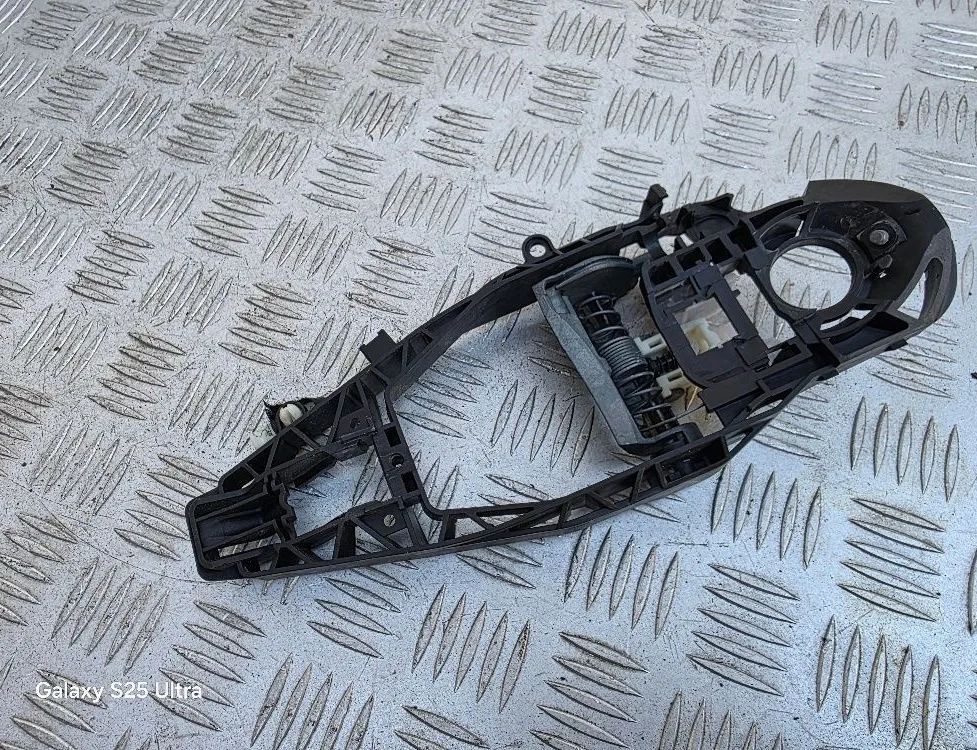 BMW 5 Series G30/G31 (2016-2023) Bakre höger dörr Inre handtagsram 7401206 32780427