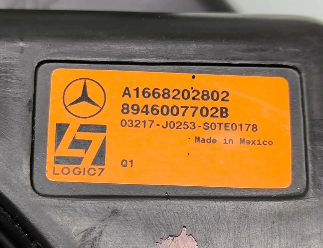 MERCEDES-BENZ GLS-Class X166 (2015-2020) Subwoofer 27485123