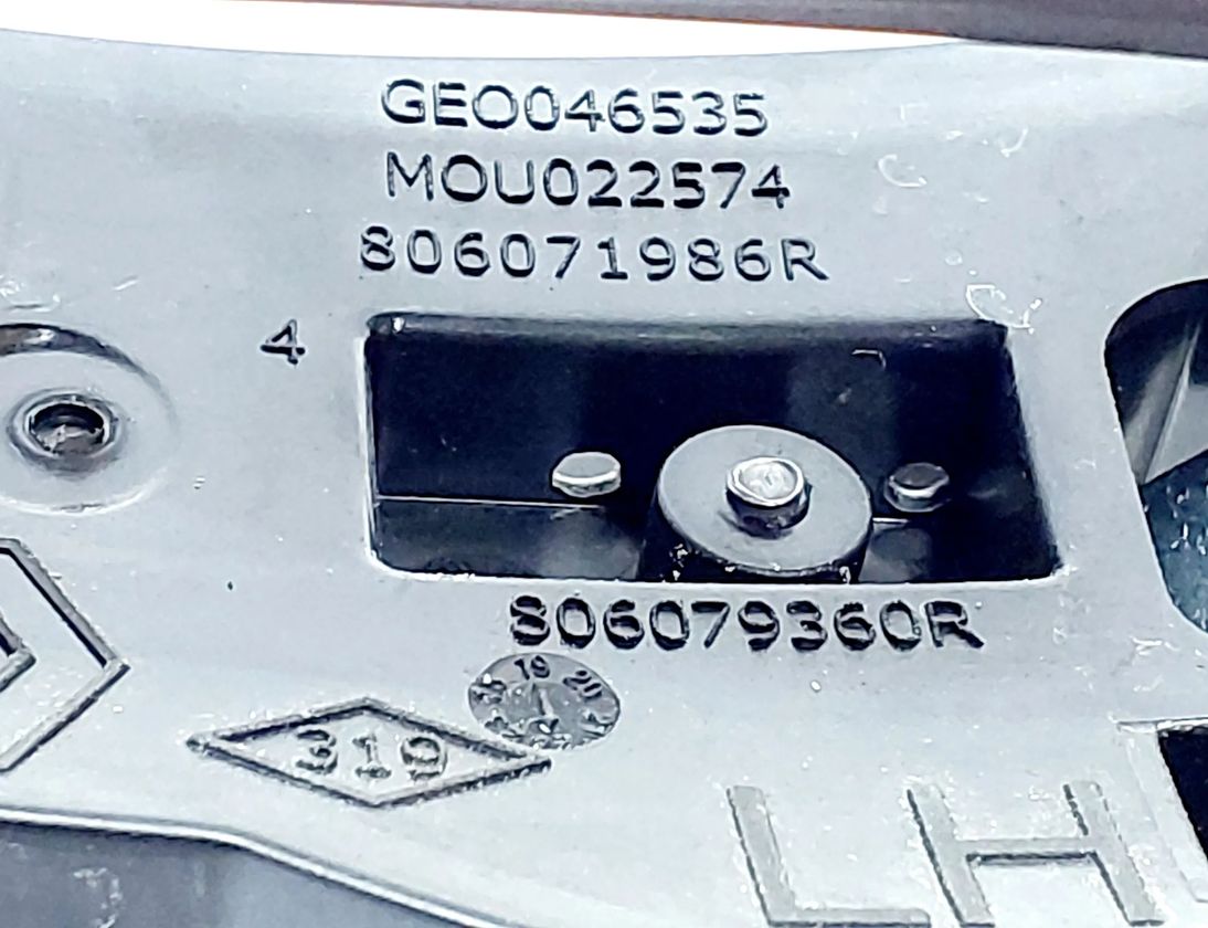 RENAULT Captur 2 generation (2019-2023) Främre vänstra dörrens yttre handtag 806079360R 32934497