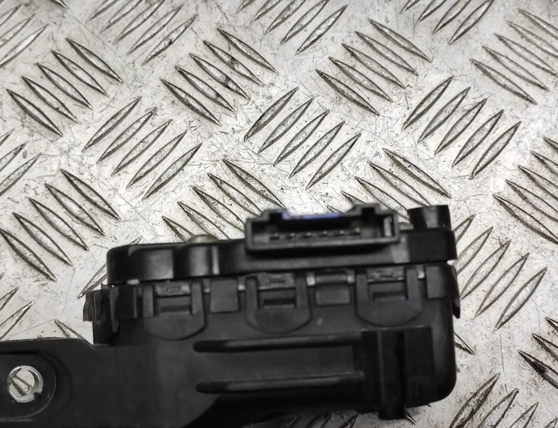 AUDI A4 B6/8E (2000-2005) Gaspedal 8E1721523 25389536