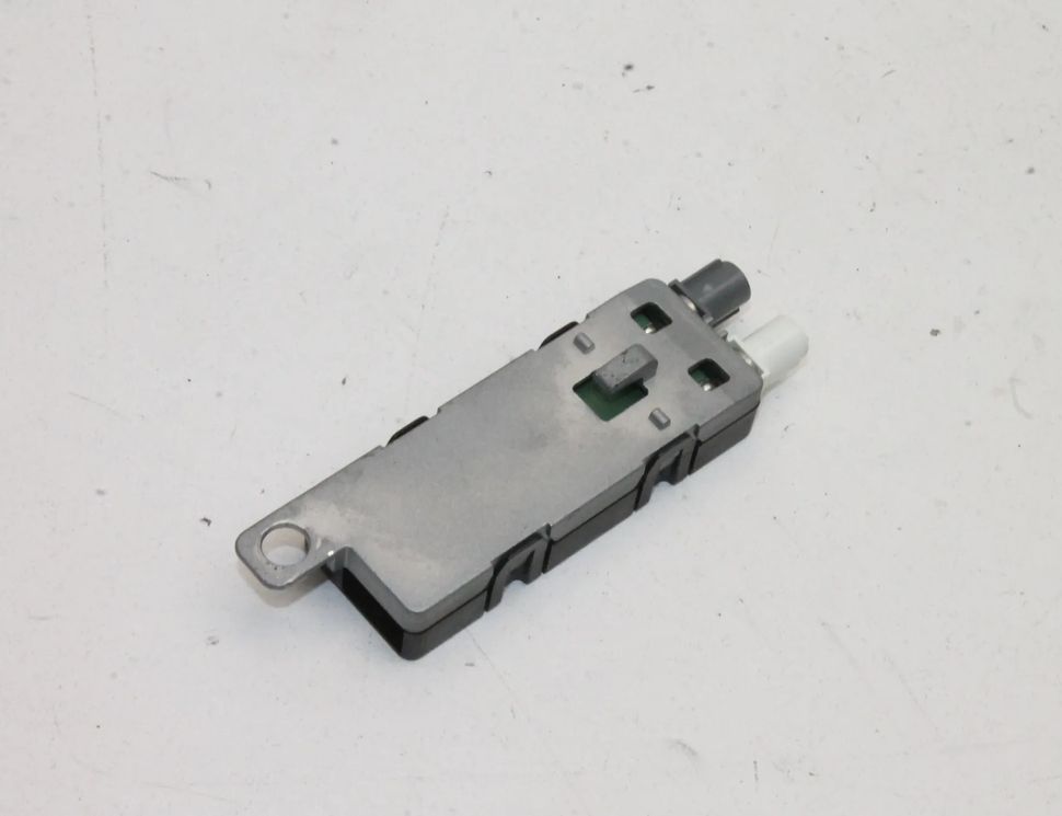 AUDI A5 Sportback 8T (2009-2011) Bootlid antennförstärkare 8T8035225C 17219459