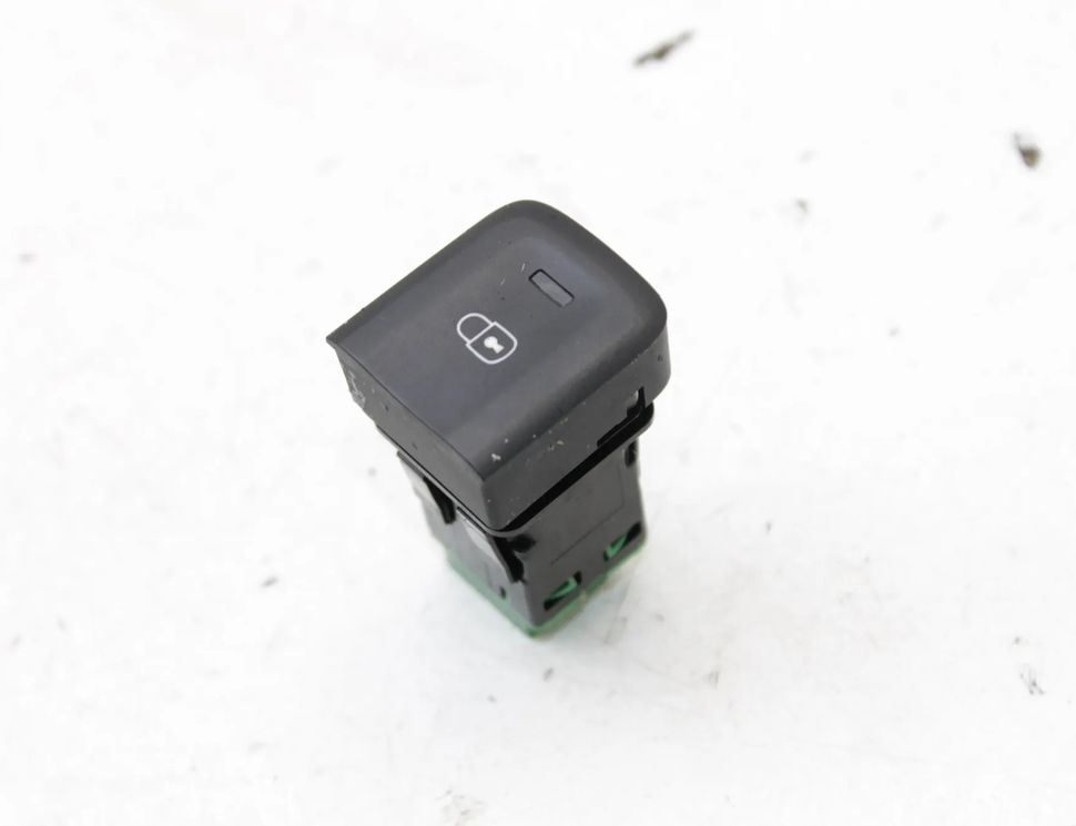 PEUGEOT Partner 2 generation (2008-2023) Centrallåsbrytare 9817042977 31458396