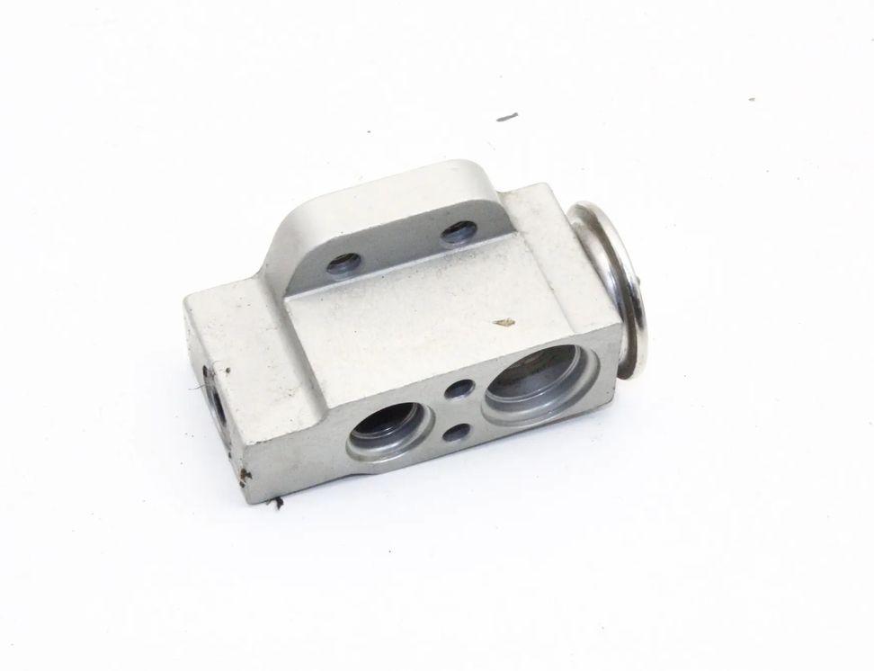 AUDI Q5 8R (2008-2017) Luftkonditioneringens expansionsventil H7995002 33031782