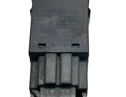 VOLKSWAGEN Golf 4 generation (1997-2006) Strömställare för bakrutevärme 1H6959621,501520 24428330