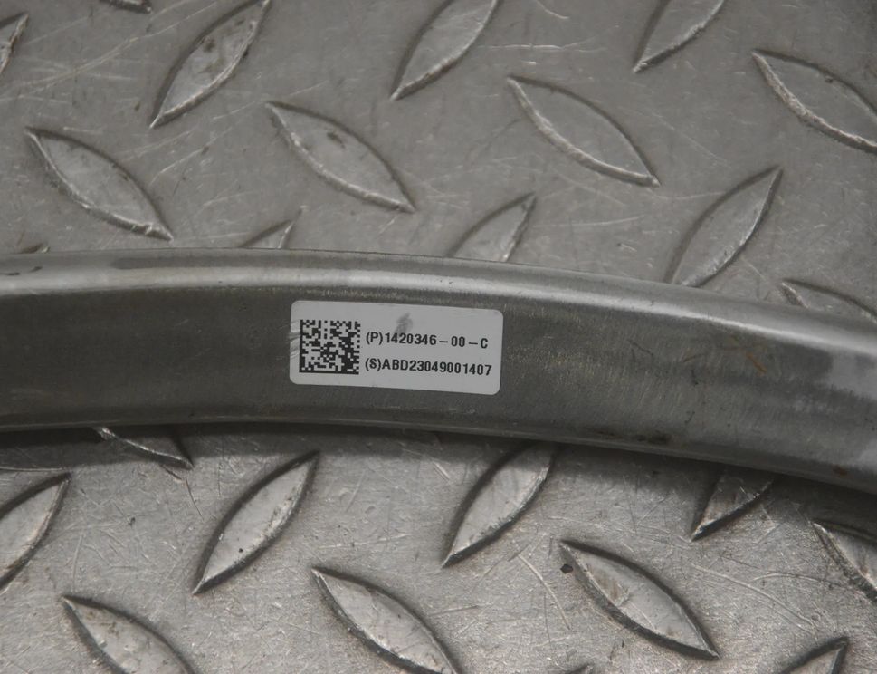 TESLA Model S 1 generation (2012-2024) Fram höger böjd gaffel 1420346-00-C 23962538