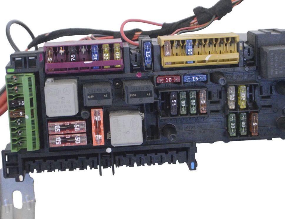 MERCEDES-BENZ E-Class W212/S212/C207/A207 (2009-2016) Säkringsbox A2129009622,A2129015205,A2129020008 24299363