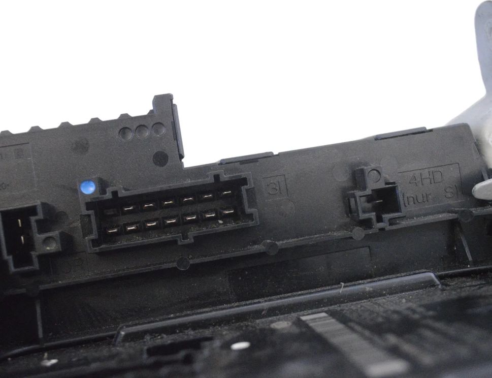 MERCEDES-BENZ E-Class W212/S212/C207/A207 (2009-2016) Säkringsbox A2129009622,A2129015205,A2129020008 24299363