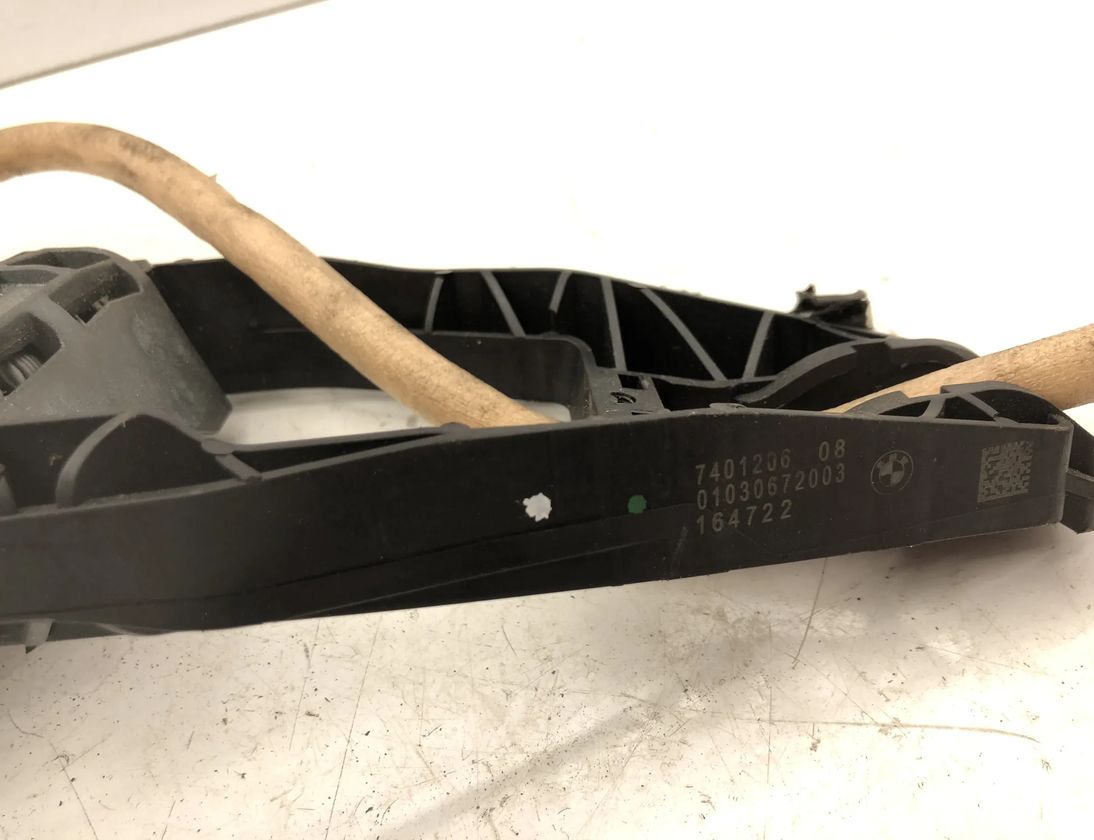 BMW 5 Series G30/G31 (2016-2023) Bakre höger dörr Inre handtagsram 7401206 12685763