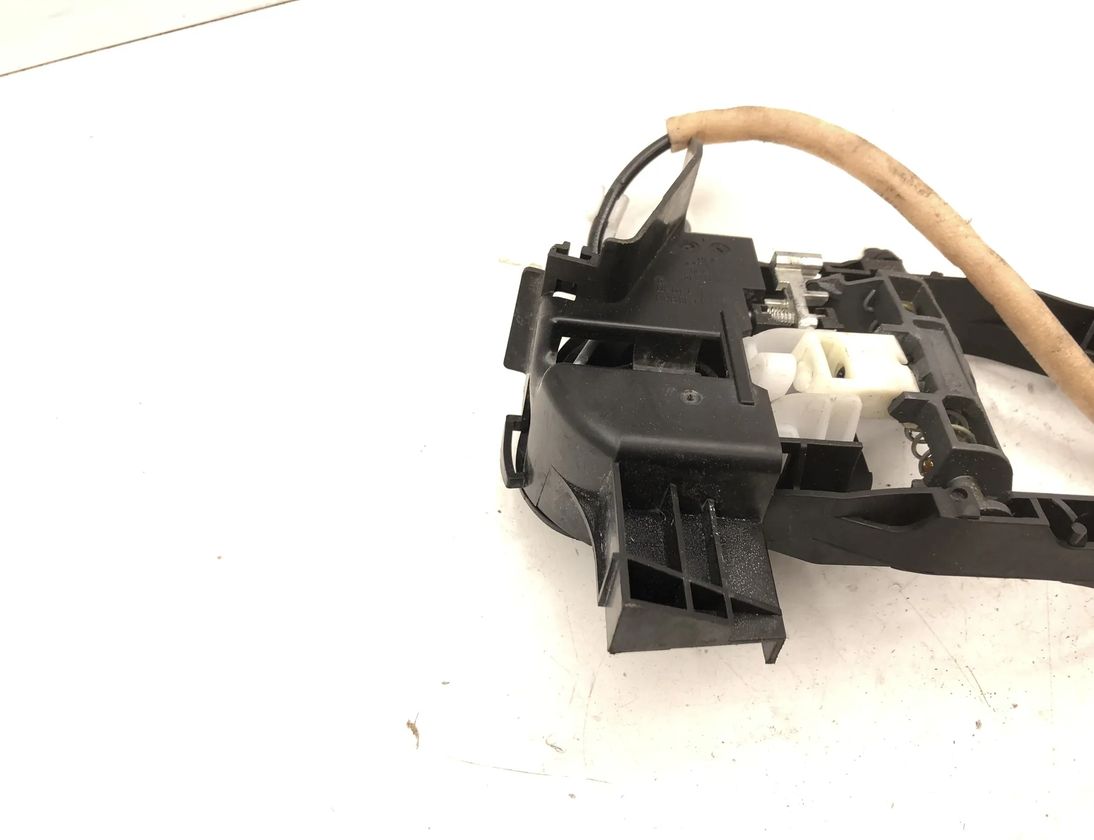 BMW 5 Series G30/G31 (2016-2023) Bakre höger dörr Inre handtagsram 7401206 12685763