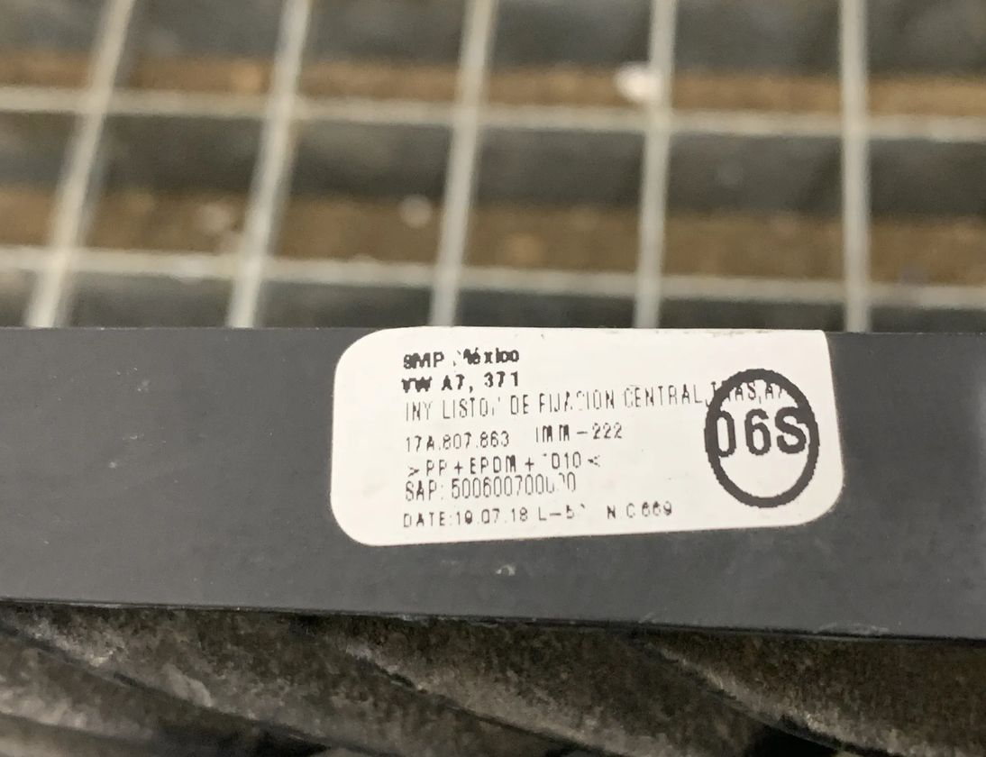 VOLKSWAGEN Jetta 7 generation (2018-2024) Bakre stötfångare mellanfäste 17A807863 14435415