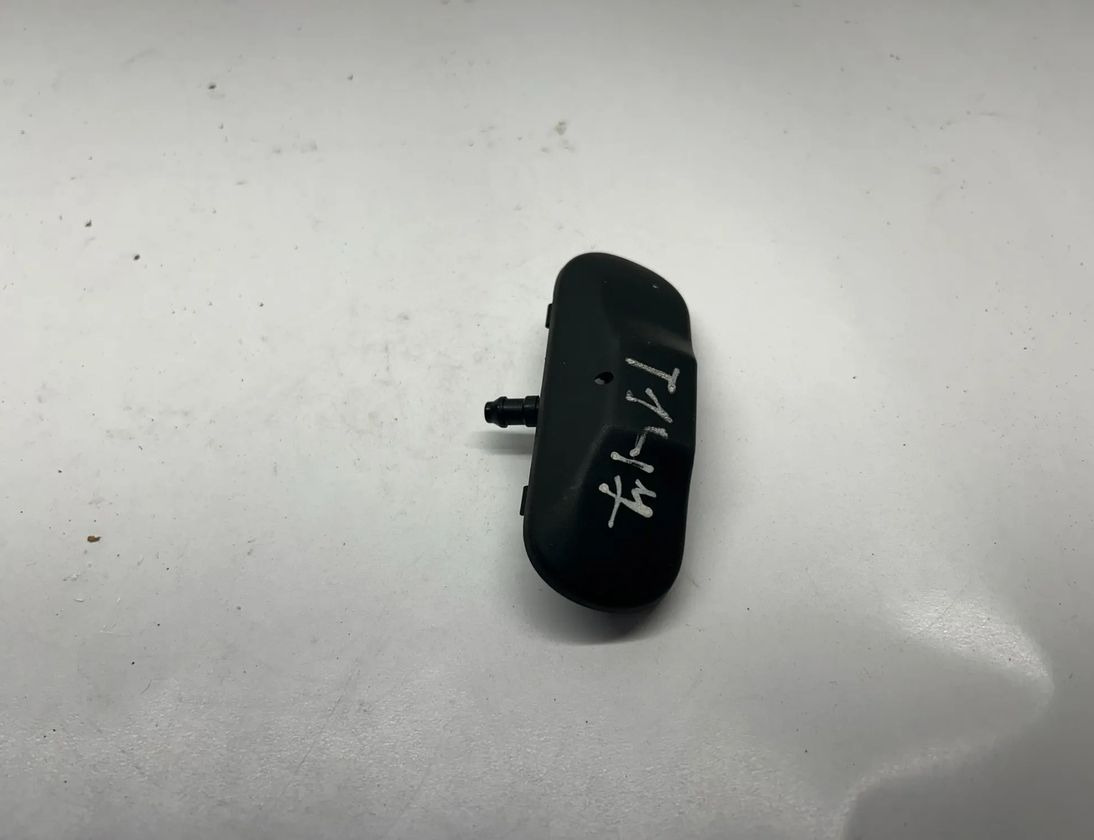 VOLKSWAGEN Golf R 7 generation (2013-2019) Vindrutemunstycke Jet 5M0955985C,5M0955985 30439973