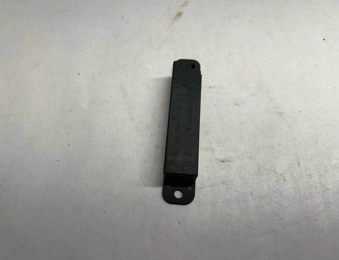 MERCEDES-BENZ GL-Class X166 (2012-2015) Nyckelfri antenn A1668200075 31955594