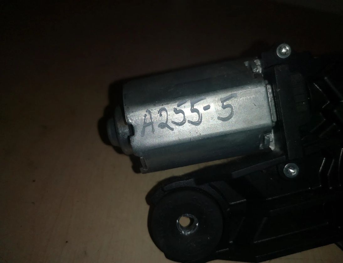FORD S-Max 1 generation (2006-2015) Baklucka Fönstertorkare Motor 0390201875 23427870