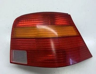 VOLKSWAGEN Golf 4 generation (1997-2006) Bakre höger bakljuslampa 1J6945096Q,67736982 23943892