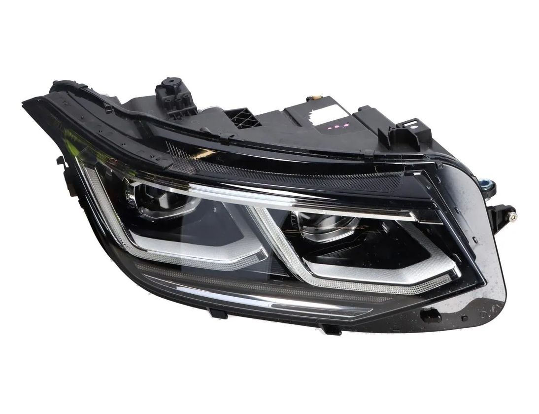 VOLKSWAGEN Tiguan 2 generation (2016-2024) Fram höger strålkastare 5NB941082C 33056777