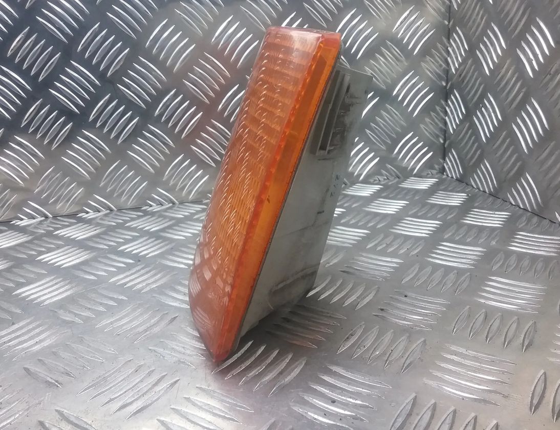 VOLKSWAGEN Transporter T4 (1990-2003) Blinkers fram till höger 701953050b 11688947