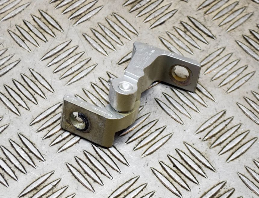 SKODA Karoq 1 generation (2017-2024) Främre vänstra Dörrgångjärn 8X4833405A,8X0831403E 13762085