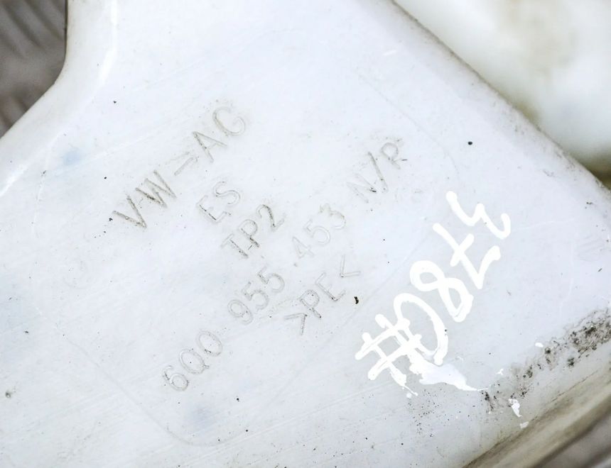 SEAT Ibiza 4 generation (2008-2017) Fönsterspolartank 6Q0955453 17065405