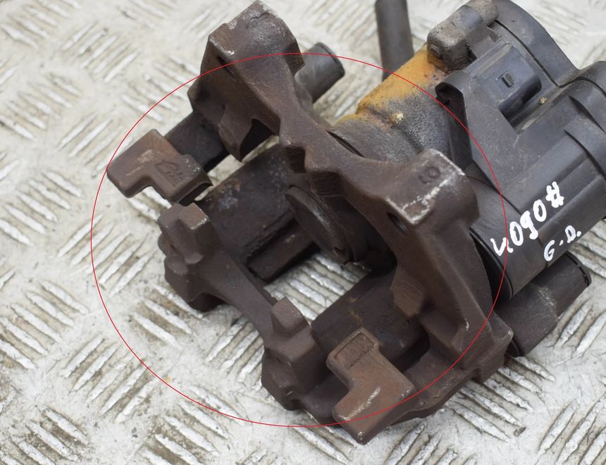 SKODA Karoq 1 generation (2017-2024) Bromsok höger bak 8V0615424D 21597202