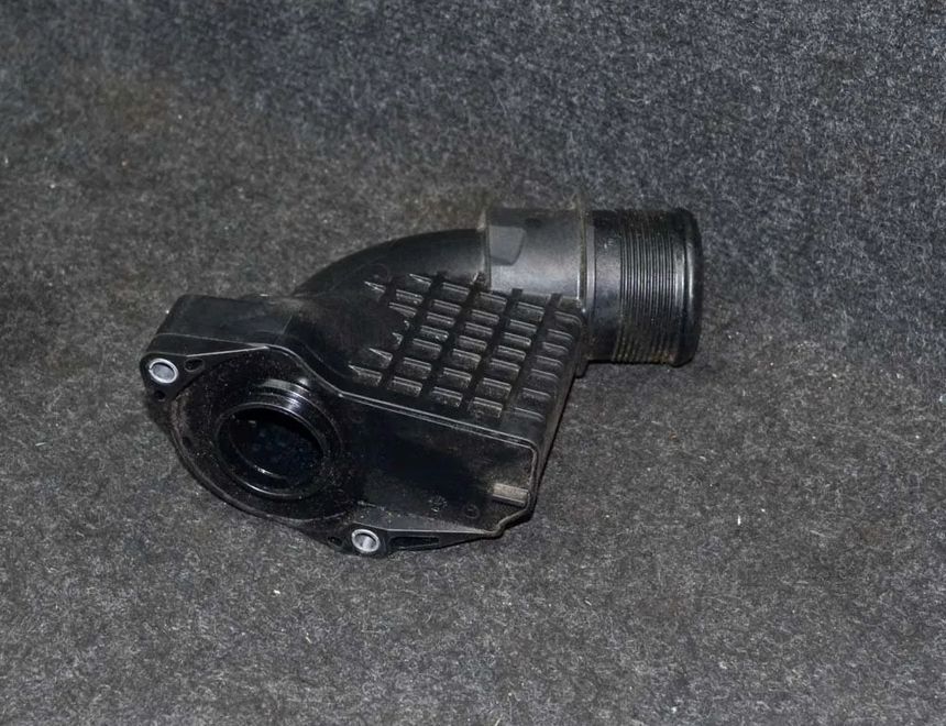 AUDI A4 allroad B8 (2009-2015) Andra motorrumsdelar 04L131111N 2499437