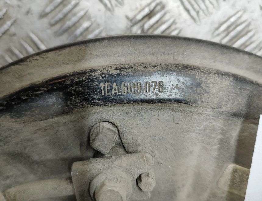 SKODA Enyaq 1 generation (2020-2023) Bakre höger hjulnav 1EA501052BF,1EA609076,1EA505434P 25105891