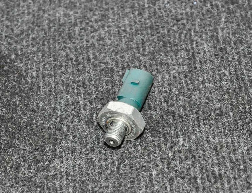 VOLKSWAGEN Golf 7 generation (2012-2024) Oljetrycksmätare 036919081C 2529837