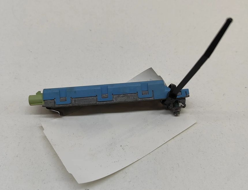 SKODA Enyaq 1 generation (2020-2023) Bootlid antennförstärkare 5LG035577 26929887