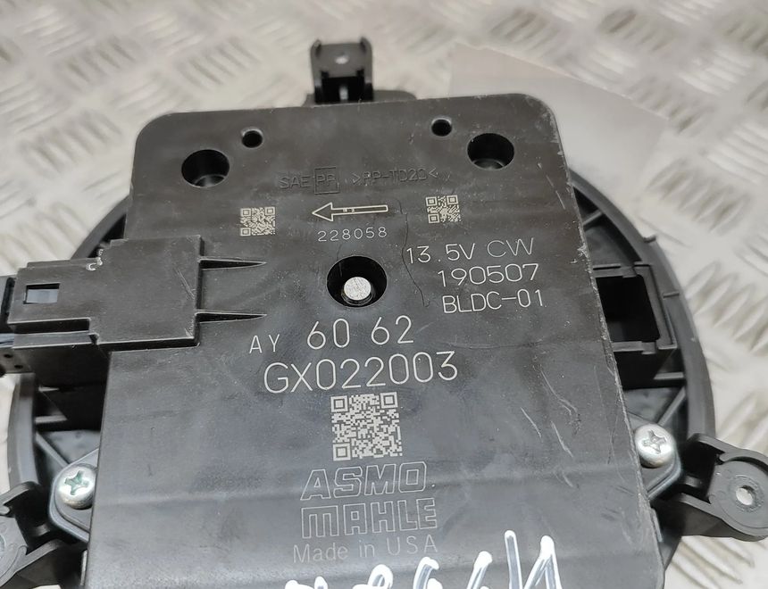 BMW X5 G05/G18 (2018-2024) Värmare fläkt 9490192 28302699