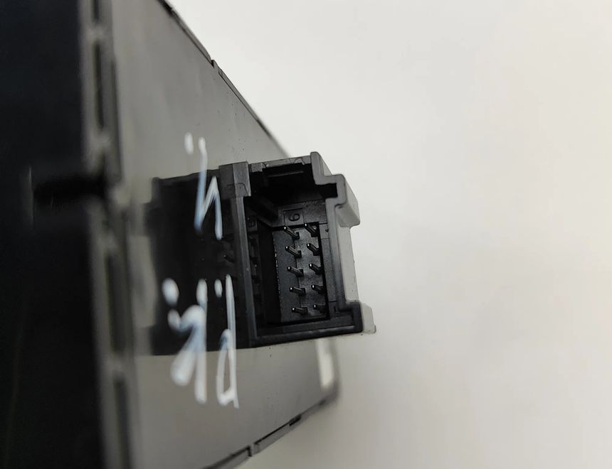 AUDI e-tron Sportback 1 generation (2019-2024) Vänster främre dörrfönsterbrytare 4K0959851 30467119