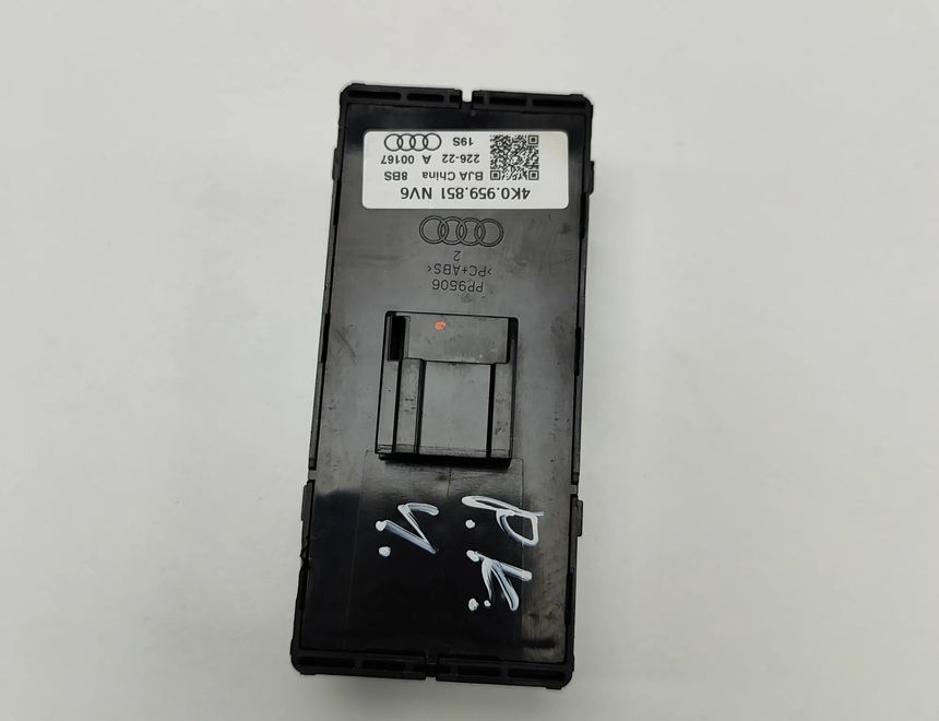 AUDI e-tron Sportback 1 generation (2019-2024) Vänster främre dörrfönsterbrytare 4K0959851 30467119