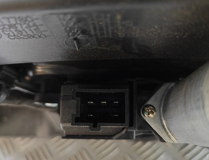 MERCEDES-BENZ E-Class W213/S213/C238/A238 (2016-2024) Fönsterlyftare till vänster bak A2135405843,A2137600100,A2050048299,A2050058699 30638928