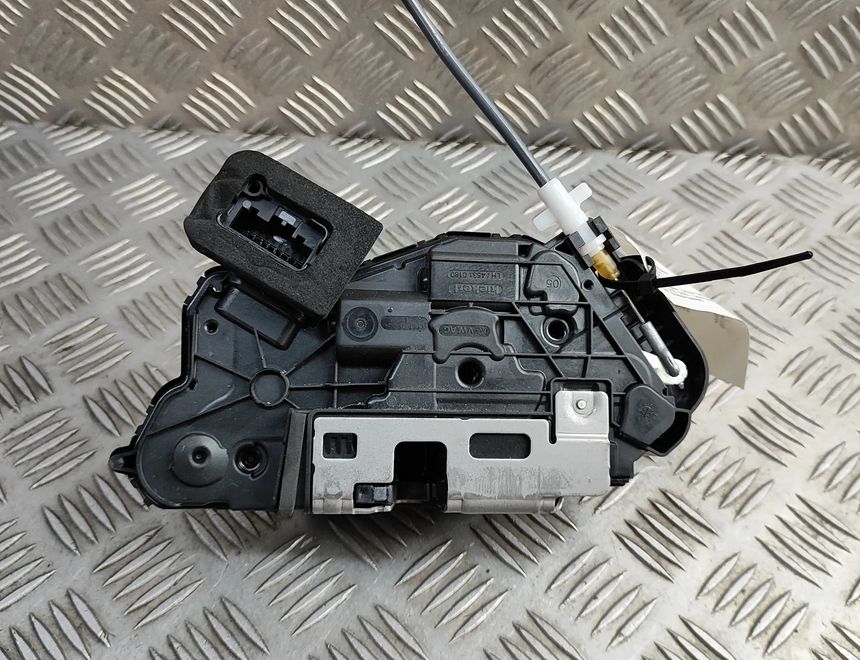 SKODA Enyaq 1 generation (2020-2023) Främre vänstra dörrlås 5TB837015D 30944725