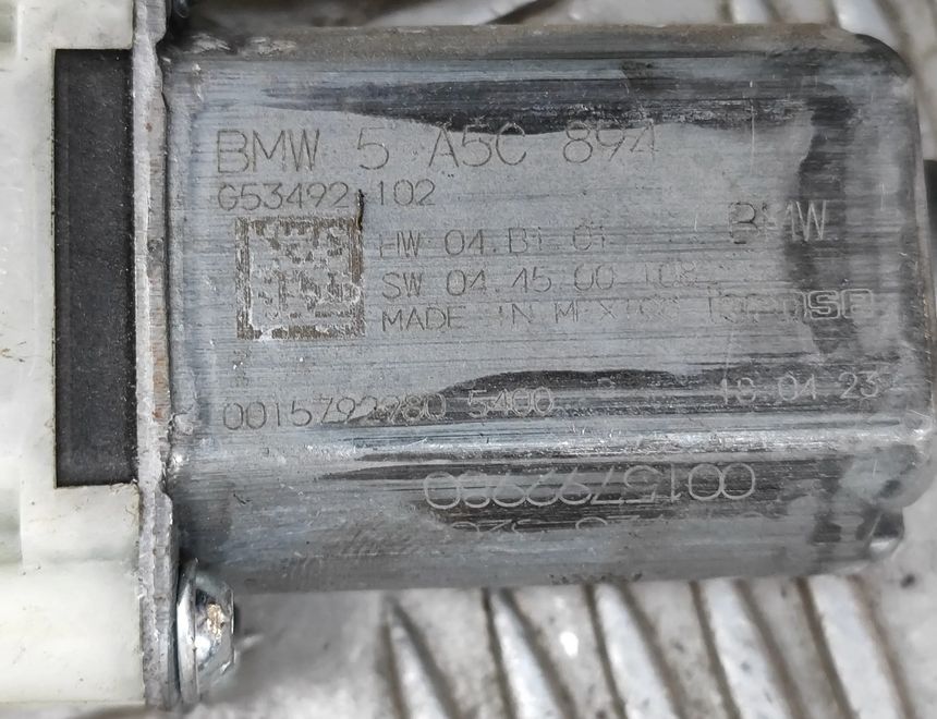 BMW 5 Series G30/G31 (2016-2023) Främre höger dörr Fönsterkontrollmotor 5A5C894 31266391