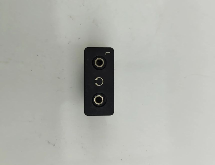 BMW X6 M E71/E72 (2009-2014) Ytterligare anslutningar för musikspelare 6930562 31319240