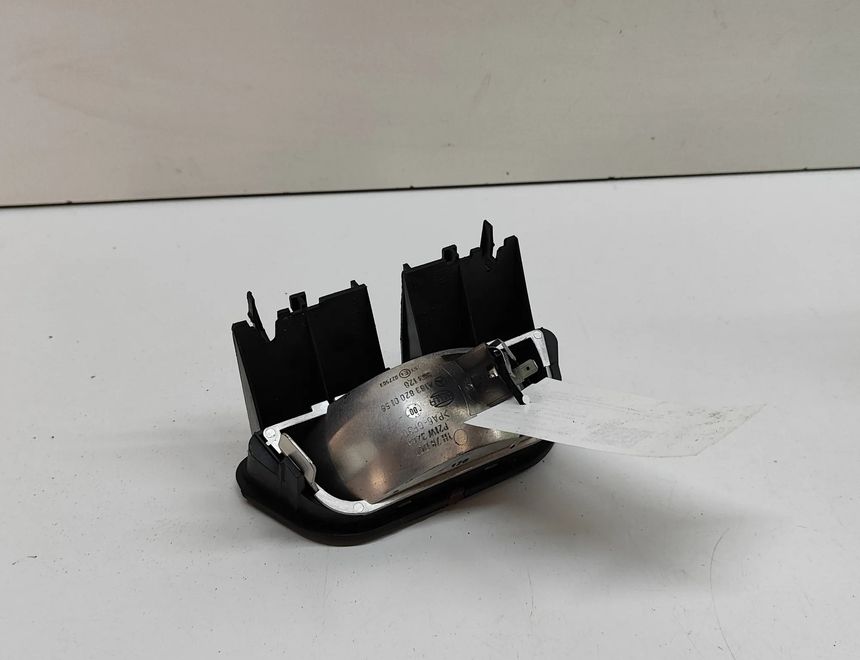 MERCEDES-BENZ M-Class W163 (1997-2005) Extra stoppljus bak A1638200156 31444041