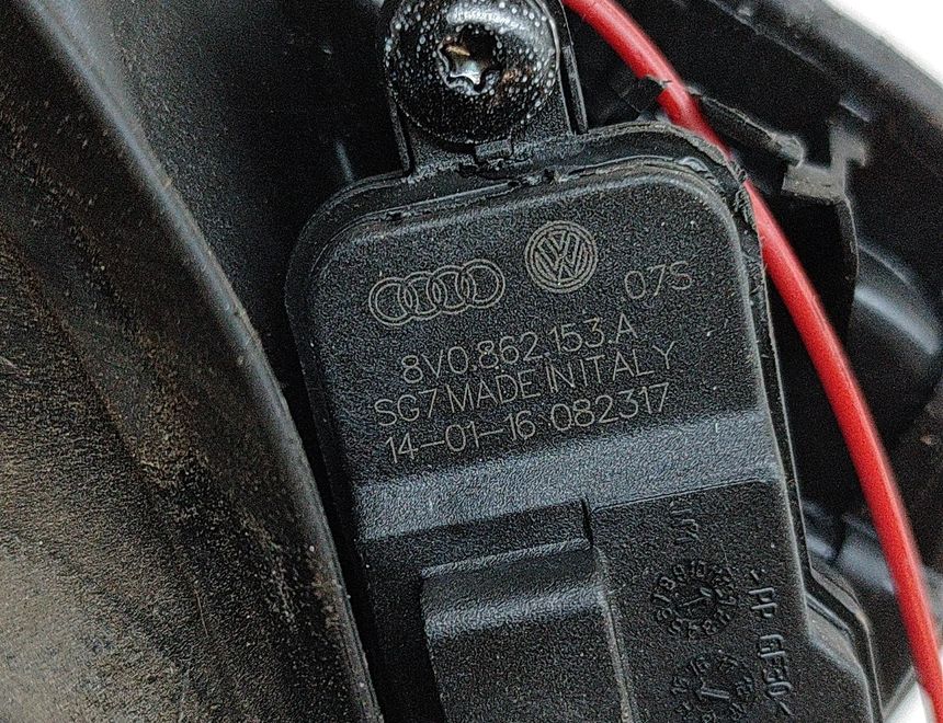 AUDI A4 B9/8W (2015-2024) Bränsletanklucka 8V0862153A,8W0809906 32107110