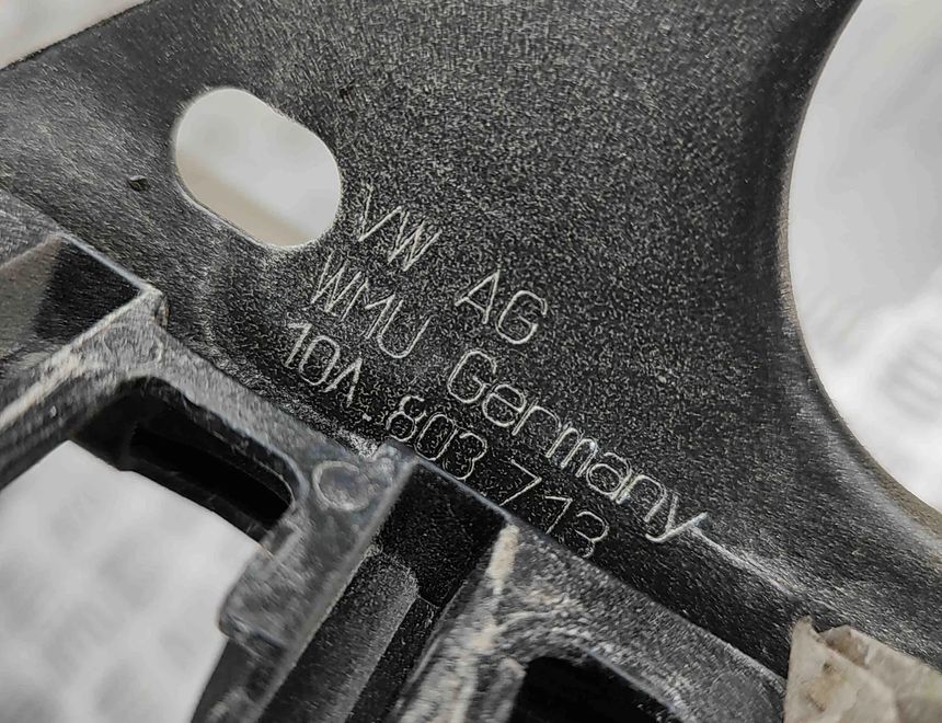 SKODA Enyaq 1 generation (2020-2023) Vänster strålkastarfäste 10A803713,10A937545 32569857