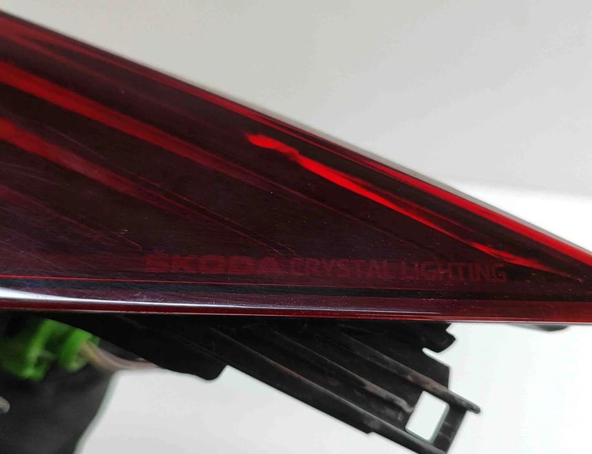 SKODA Enyaq 1 generation (2020-2023) Bakre höger bakljuslampa 5LA945208A 32570242