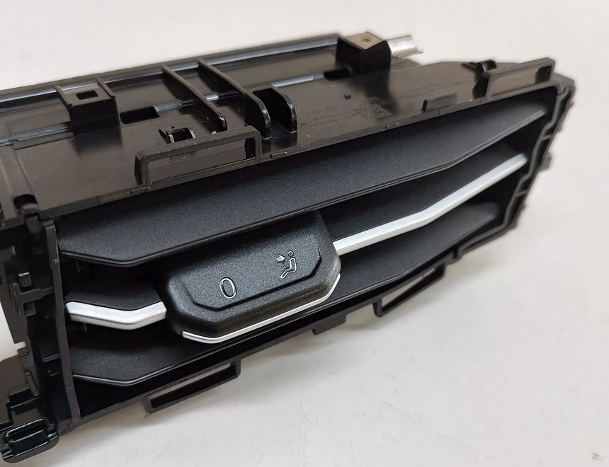 VOLKSWAGEN Multivan T7 (2021-2024) Luftventiler på instrumentbrädan 7T0815705M 32580920