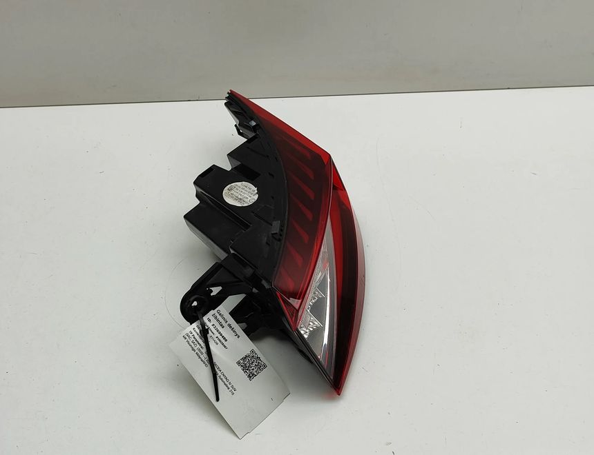 SKODA Enyaq 1 generation (2020-2023) Bakre höger bakljuslampa 5LA945208C 32699499