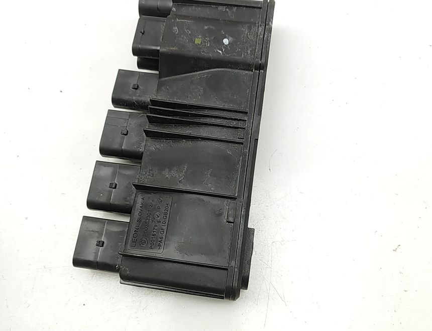 BMW 3 Series G20/G21/G28 (2018-2024) Strömfördelningslåda 9470044,18576710,P00345949 32982749