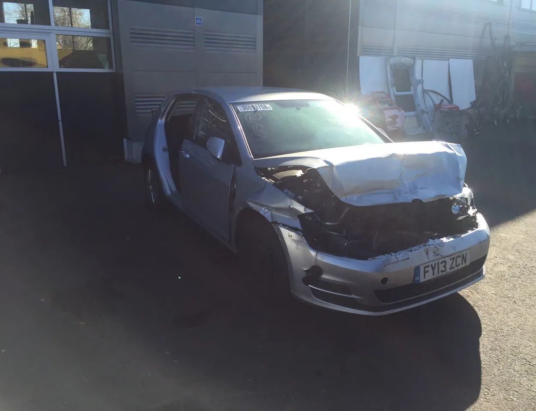 VOLKSWAGEN Golf 7 generation (2012-2024) Främre vänstra kvarten 3398212