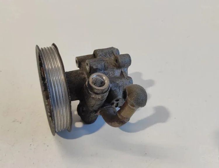 SKODA Superb 1 generation (2001-2008) Servostyrningspump 8D0145177 17115146