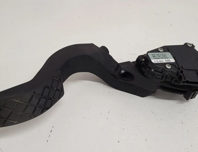 AUDI A4 B6/8E (2000-2005) Gaspedal 8E1721523 28162082