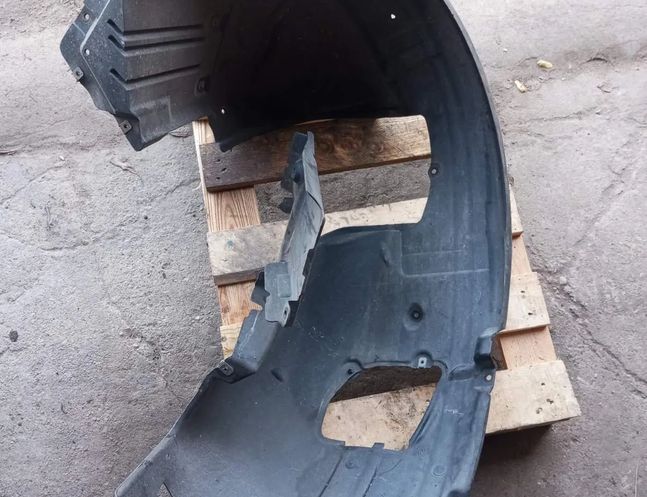 BMW M6 E63/E64 (2004-2010) Fram höger Inner Arch Liner 7898206,51717898206 29063410