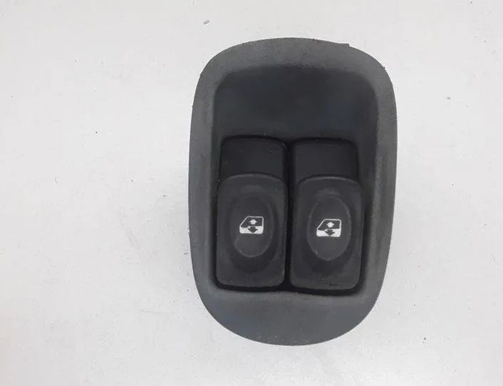 RENAULT Scenic 1 generation (1996-2003) Bakre höger dörrfönsterkontrollbrytare 7700845910,838100G 25464828