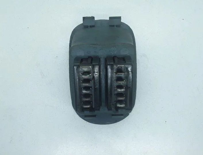 RENAULT Scenic 1 generation (1996-2003) Bakre höger dörrfönsterkontrollbrytare 7700845910,838100G 25464828